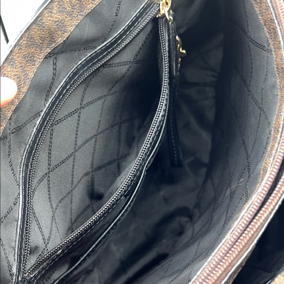 Michael Kors Voyager East/West Logo Tote with Wristlet Set - Picture 13 of 16